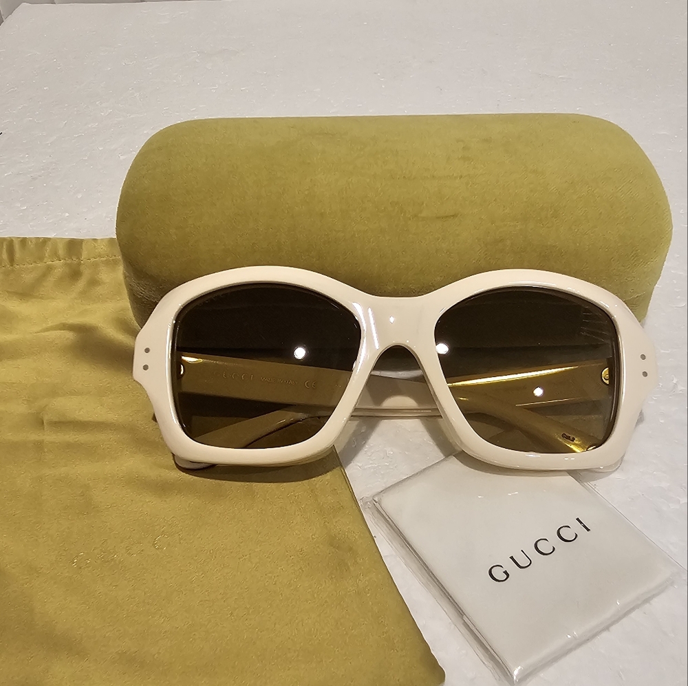 Gucci Sunglasses Brand new With No Tags